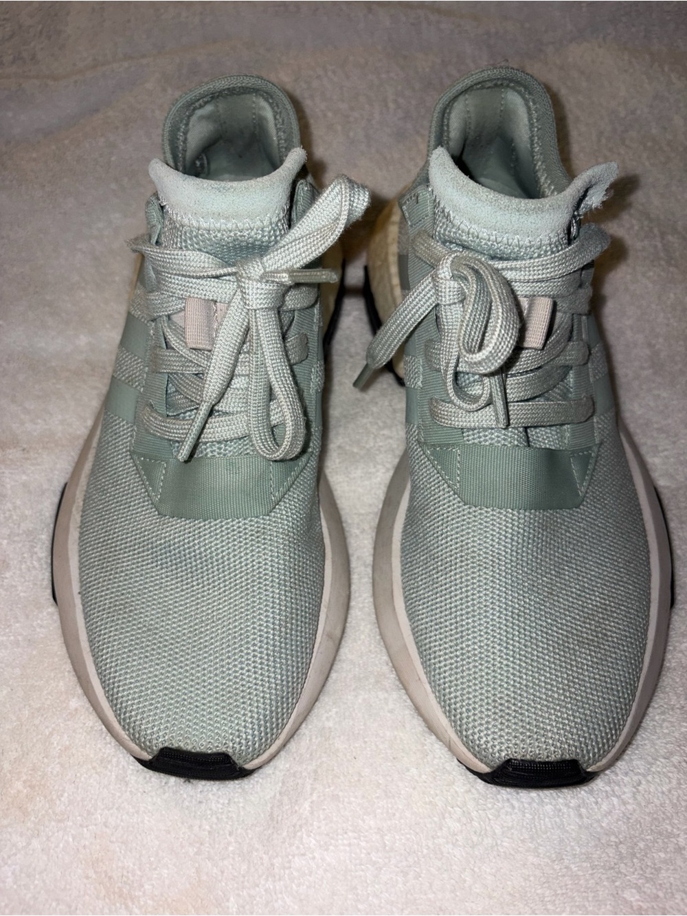 adidas Kid’s Mint Green Athletic Sneakers size 7